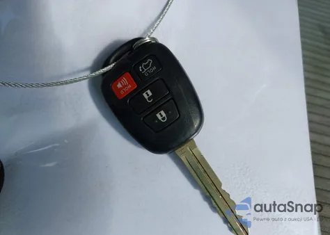 2015 Toyota Highlander Le Plus V6 from USA, damaged, VIN 5TDBKRFH7FS101692